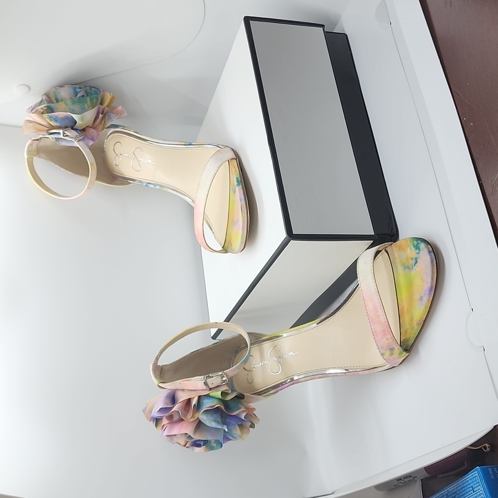 I'm selling a pair of Jessica Simpson Ellira pink combo Tyler dye heels.